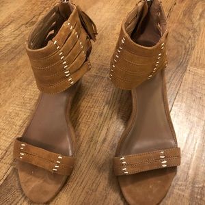 NIB Matiko Laura Wedge Sandal Sz8.5 Brown Suede
